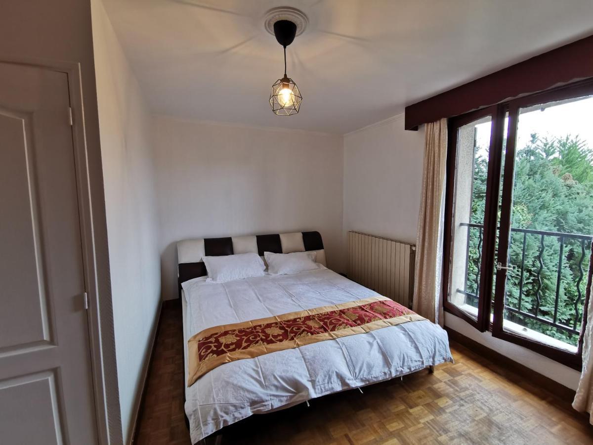 Bondy Chambre Luaran gambar